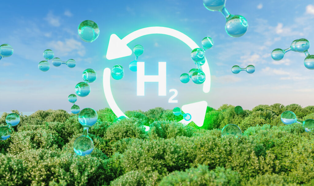 O símbolo brilhante de H₂ com setas de reciclagem flutua sobre árvores verdes, mostrando o Hidrogênio Verde e a inovação da Tecnogera.